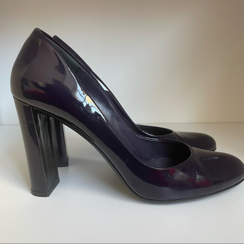 PRADA purple patent leather pumps